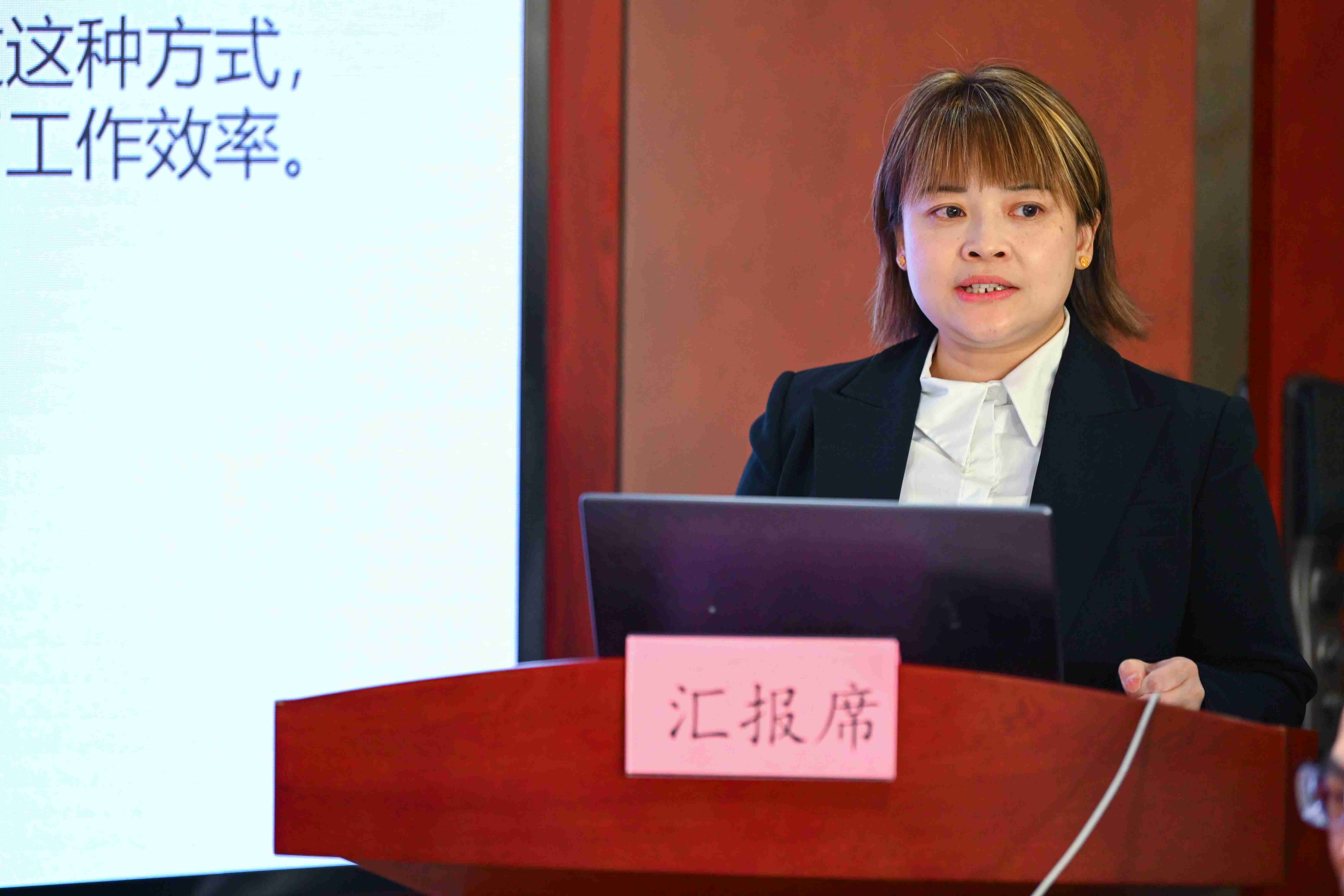 3梁洁琼_副本.jpg 3梁洁琼_副本.jpg