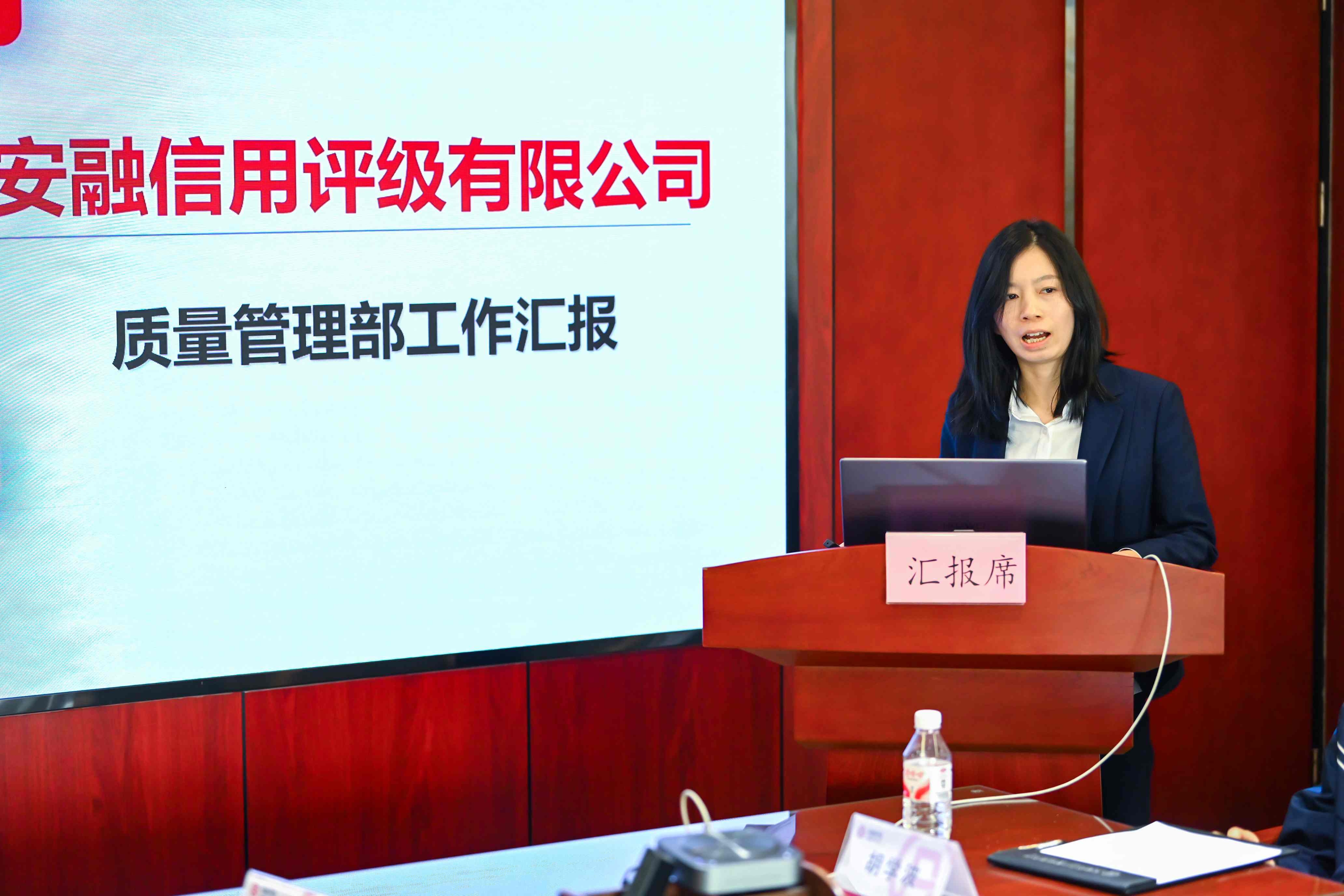 28曾秋红_副本.jpg 28曾秋红_副本.jpg