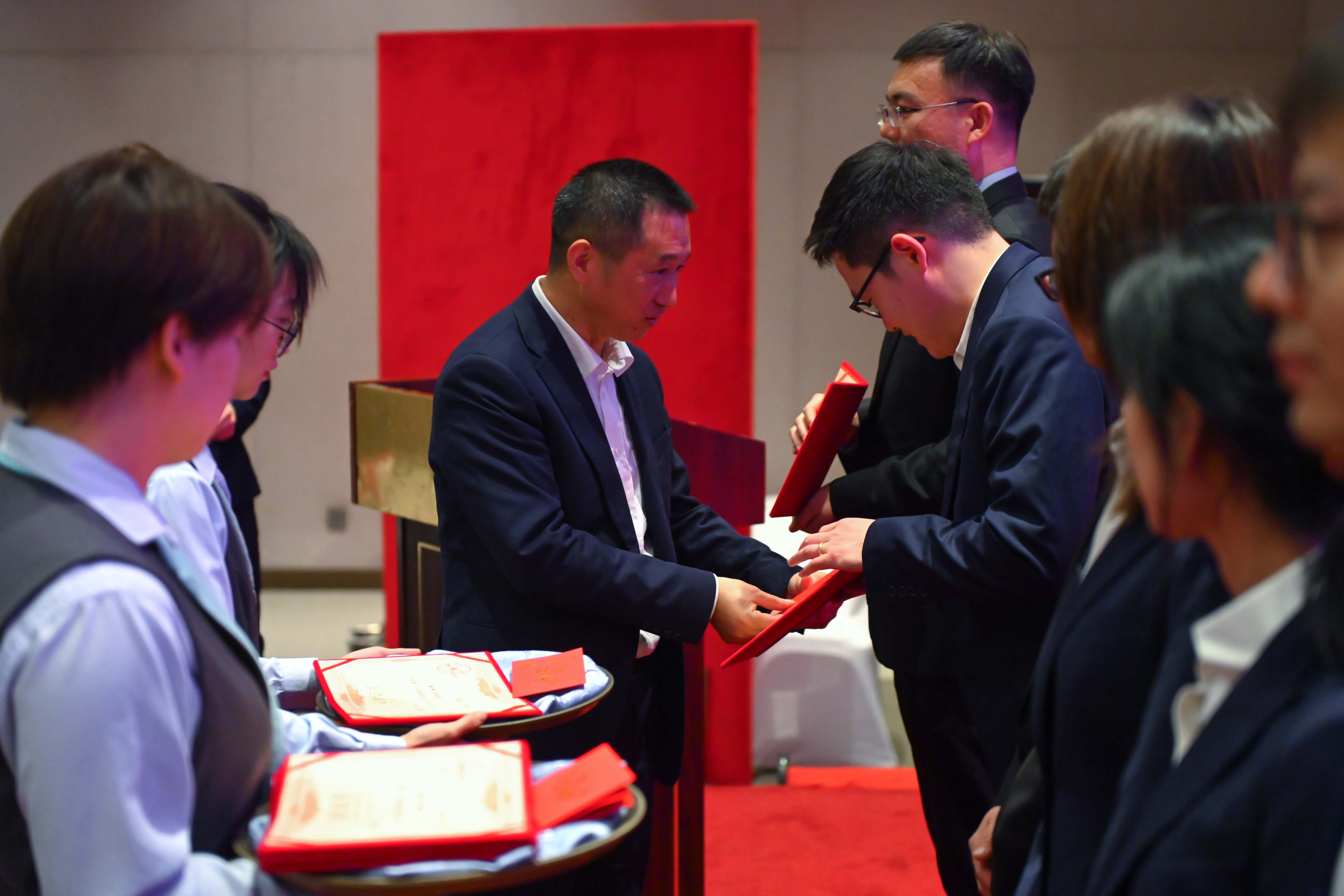 5-1金牌分析师_副本.jpg 5-1金牌分析师_副本.jpg