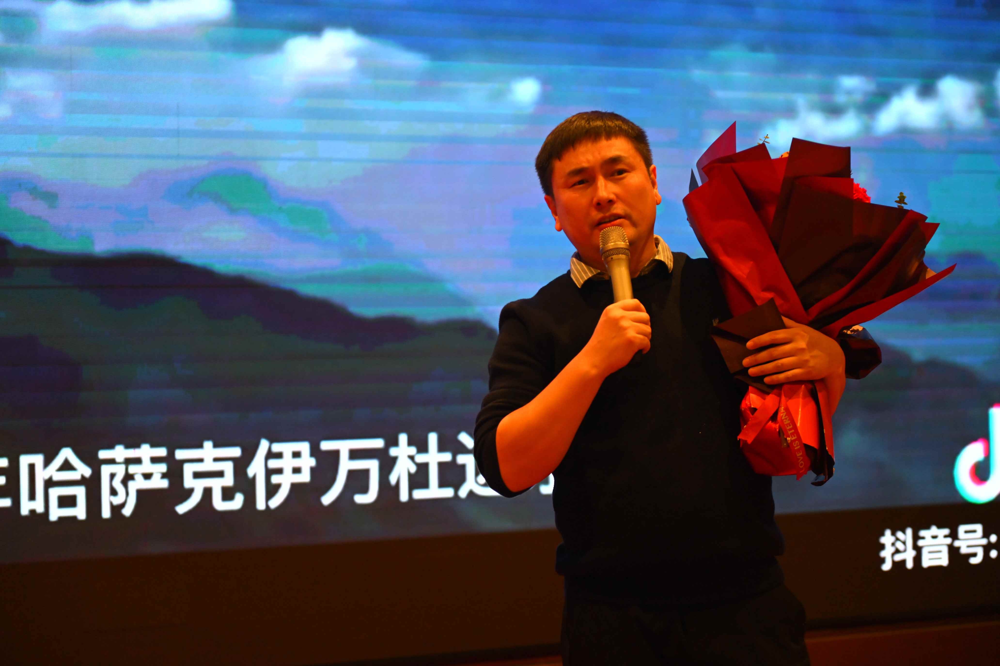 15可爱的一朵玫瑰花_副本.jpg 15可爱的一朵玫瑰花_副本.jpg