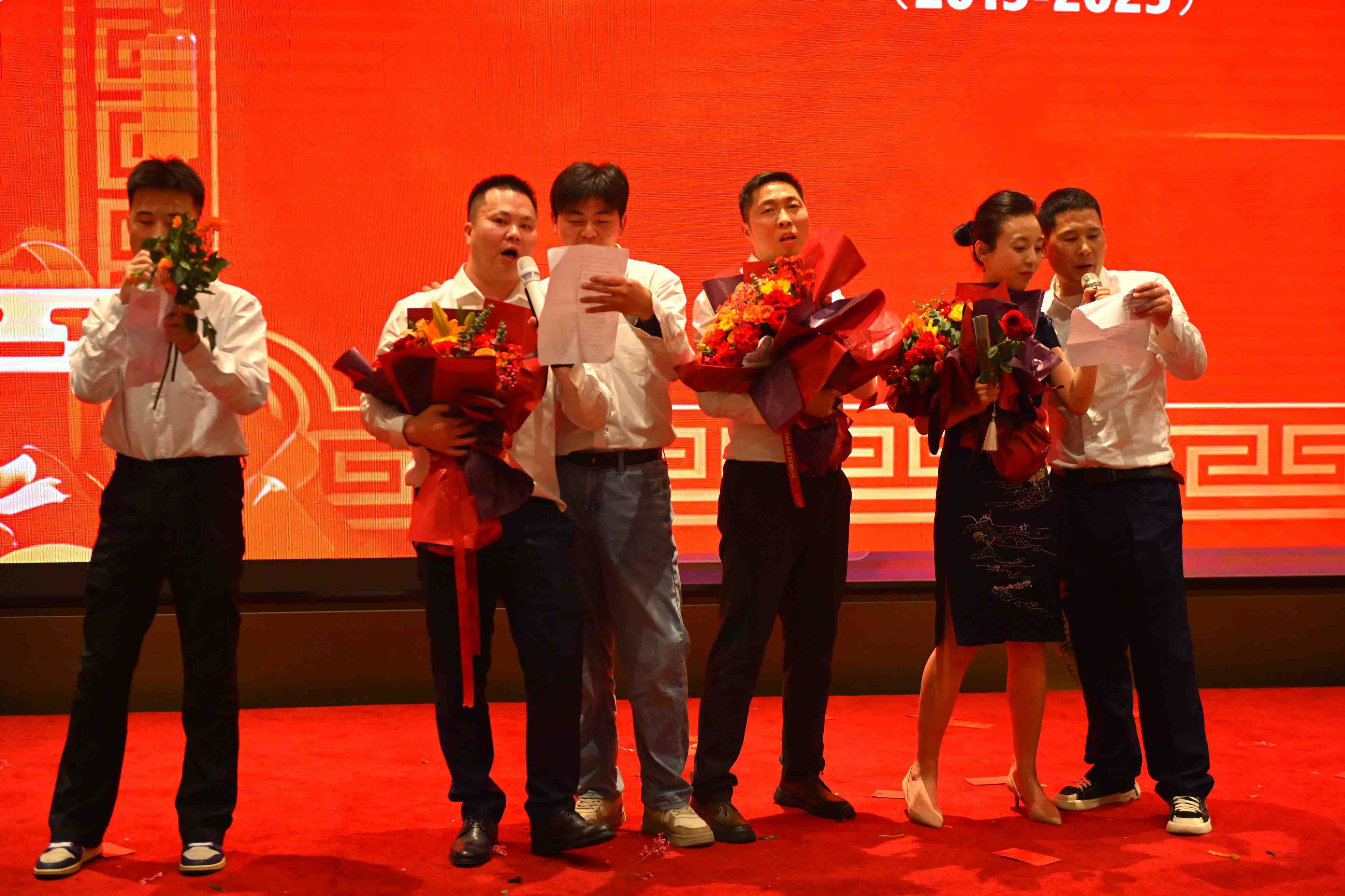 19追梦人_副本.jpg 19追梦人_副本.jpg